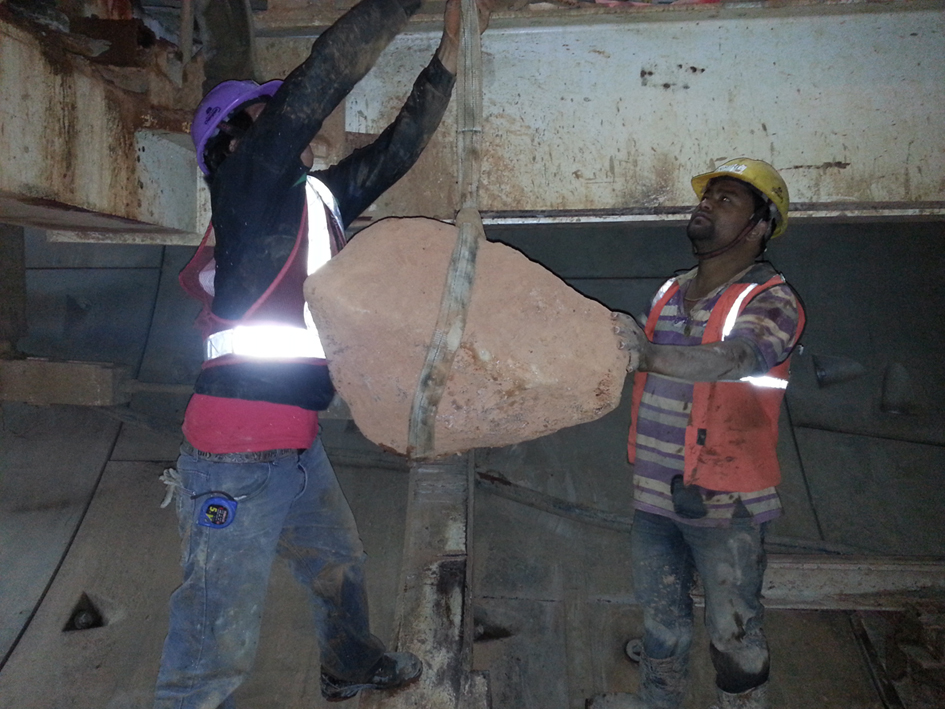 Boulders were found passing through the Tunnel Boring Machine Screw Conveyor in Delhi, India